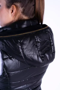 Kamizelka_Shape_Black_and_Gold(7).webp