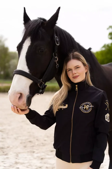 Bomberka_Czarna (2).webp