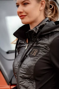 Softshell_True_Rider_Shield_Black_and_Gold.webp
