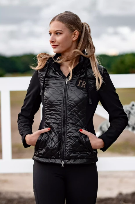 Softshell_True_Rider_Shield_Black_and_Gold.webp